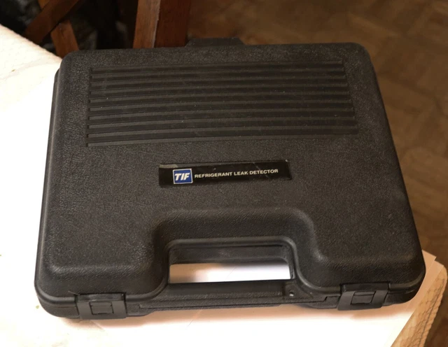 TIF Model XL-1A Refrigerant Leak Detector in Case with Instruction Manual