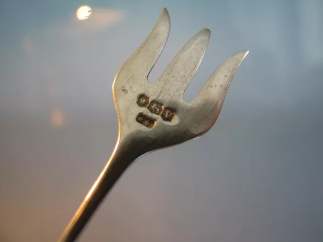1938 miniature solid silver pickle fork with pearl handle 3