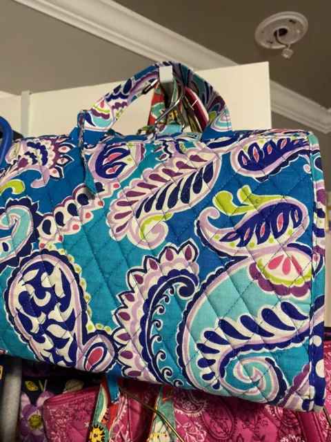 NWot Vera Bradley travel hanging organizer in Waikiki Paisley beautful bright NWot Vera Bradley travel hanging organizer in Waikiki Paisley beautful bright