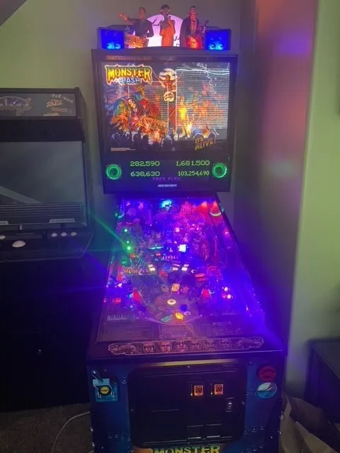 Monster Bash Limited Edition Pinball Machine Perfect Condition First Owner