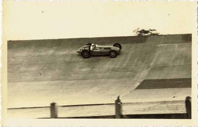 FRANCE GRAND PRIX AUTOMOBILE DE L'ACF en 1949 Voiture de sport sur le