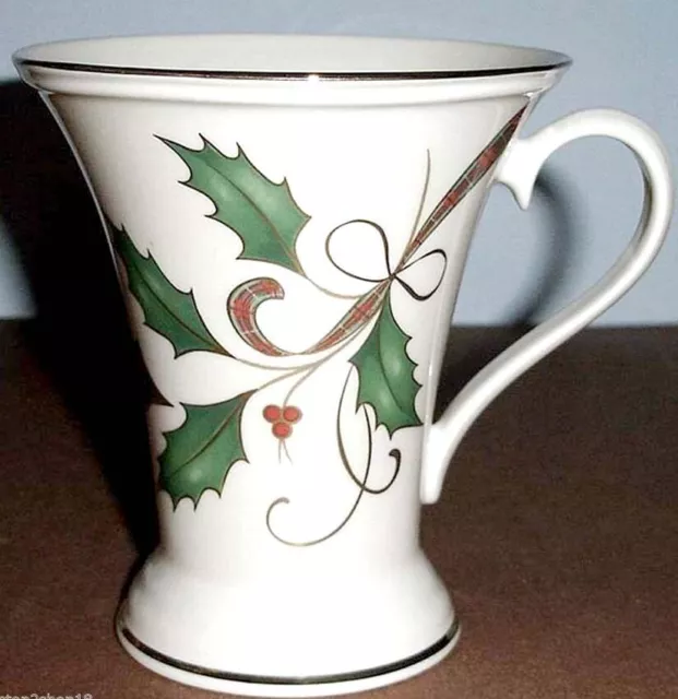 Lenox Holiday Nouveau Accent Mug-New Version-Gold Trim Holly 10oz USA New No Box