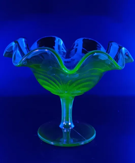 Vtg Uranium Glass Bowl Imperial Carnival Glass Green And Gold