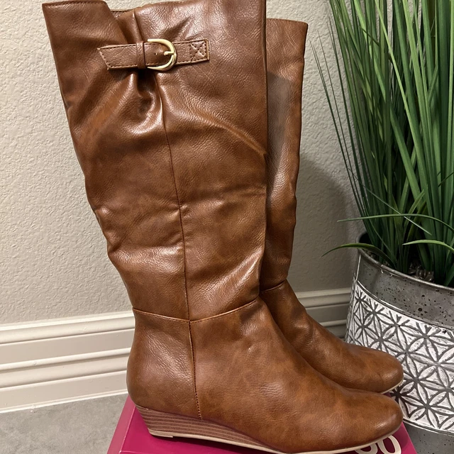 So Shibainu Women’s  Cognac Boots Size 8