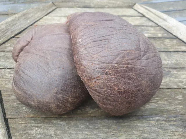 very used Vintage brown Boxing Gloves X 2 . loft find.condition well used.