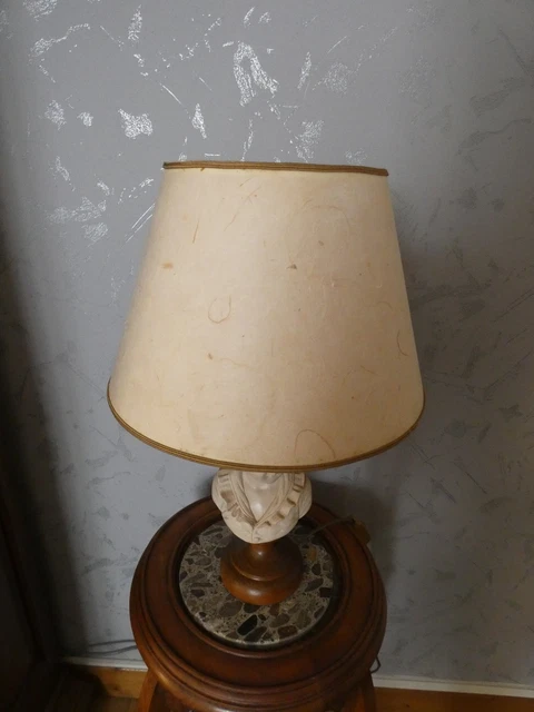 Lampe de table en bois de manguier ajouré LUCKNOW | Lampes à poser