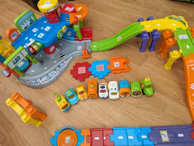 VTech Toot-Toot Fahrer Garage, 9 Fahrzeuge & Gleispaket