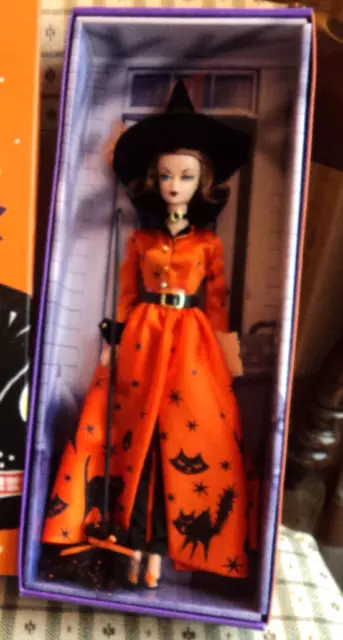2011 Gold Label Barbie Holiday Hostess Collection Halloween Haunt V0456 Nrfb! 2