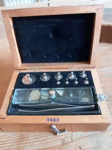 Full set of vintage chrome chemist's weights