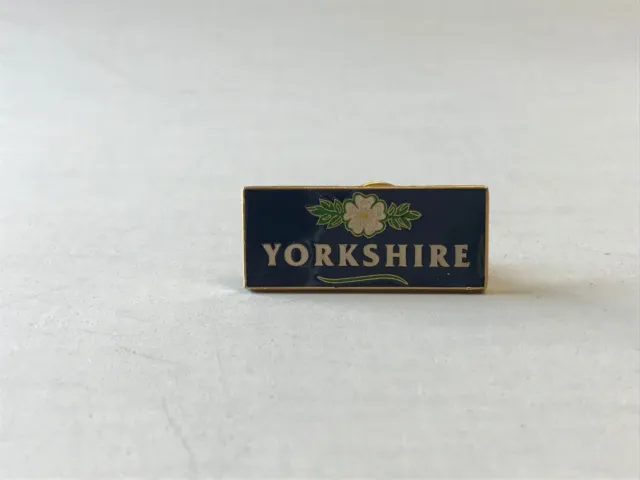 Yorkshire Pin, souvenir pin, lapel pin, pin with flower, Yorkshire flower pin