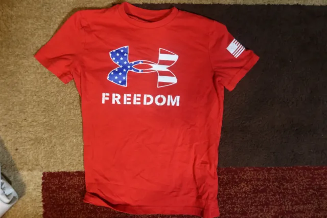 Under Armour Red USA Tech Logo Fill short Sleeve Activewear T-Shirt Boys Size M