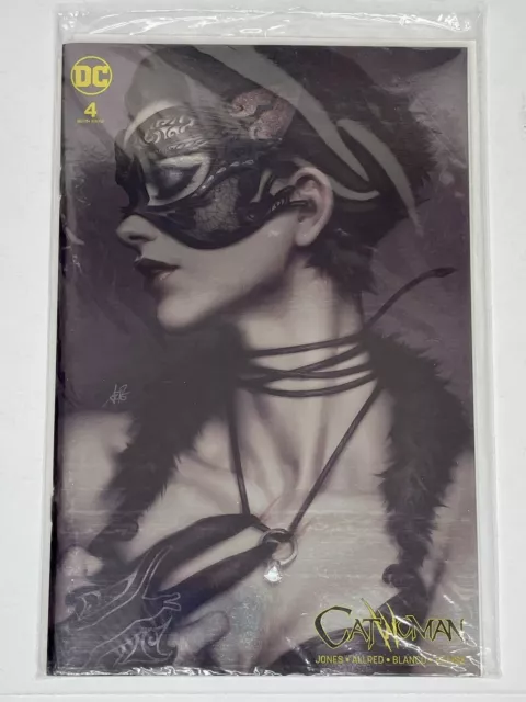 Catwoman #4 Stanley Lau Artgerm DC Boutique RARE Gold Foil Variant 2018 SEALED