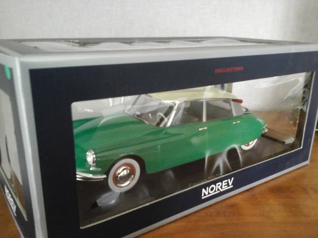 Citroën DS 19 1955 Purple and Champagne 1:12 Norev 121579