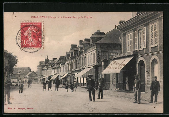 CPA Charleval, La Grande-Rue, prés l´Eglise 1918