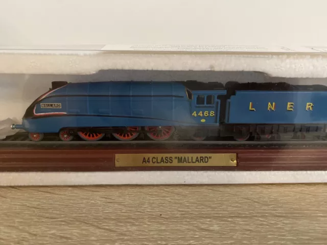 Atlas Editions A4 Class Mallard Model Train 2