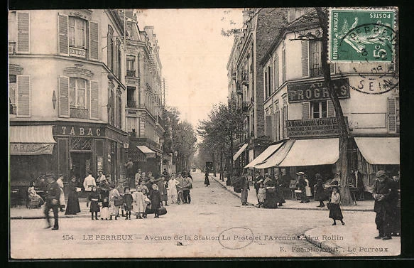 CPA Le Perreux, Avenue de la Station, La Poste et l´Avenue Leddru Rollin