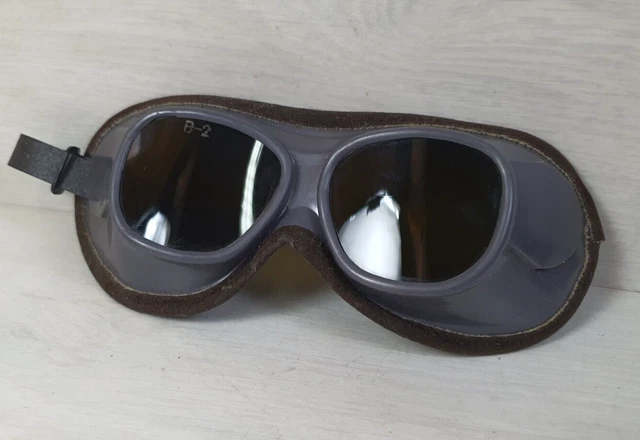 Antique or Vintage Collectible Motorcycle Aviation Glasses B-2 Retro Protective