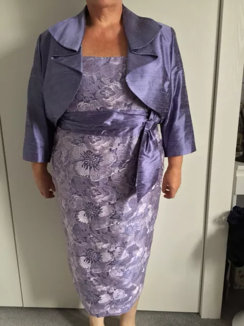 Robe mère de mariée Condici taille 22, c/w veste assortie et façonneur 2