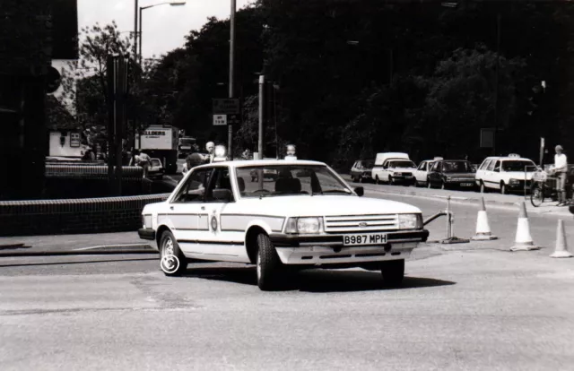 FORD GRANADA POLICE CAR Reg; B987 MPH  1984 PHOTO 12 x 8 (A4)
