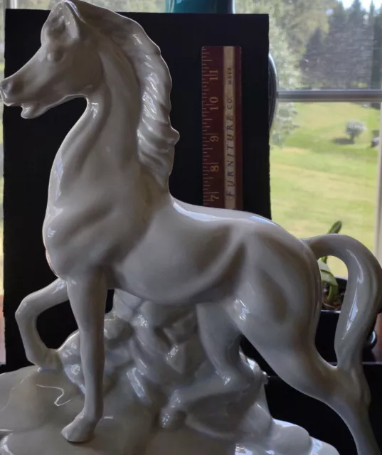 Vtg MCM White Wild Horse Ceramic TV/Console/Night Light Table Lamp 3