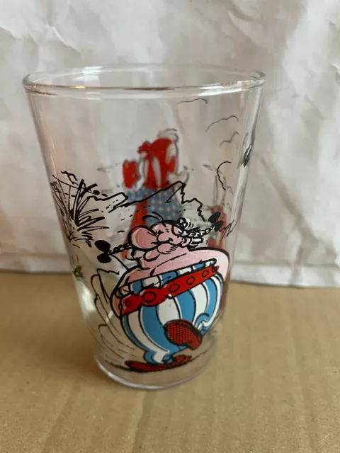 Sehr seltenes Asterix und Obelix Glas 10cm Tres rare verre Astérix et Obélix 02