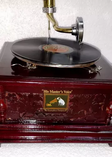 Wood HMV Gramophone record Player With Brass Horn working Functional win-up 3