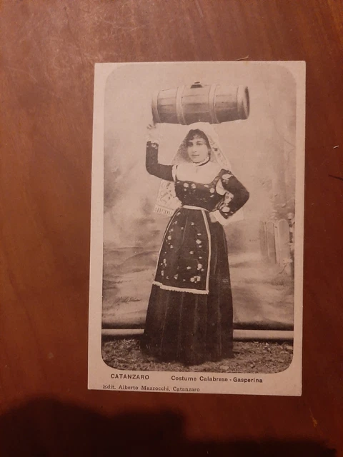 Cartolina COSTUME CALABRESE – GASPERINA. CATANZARO NV. 1910-1920.