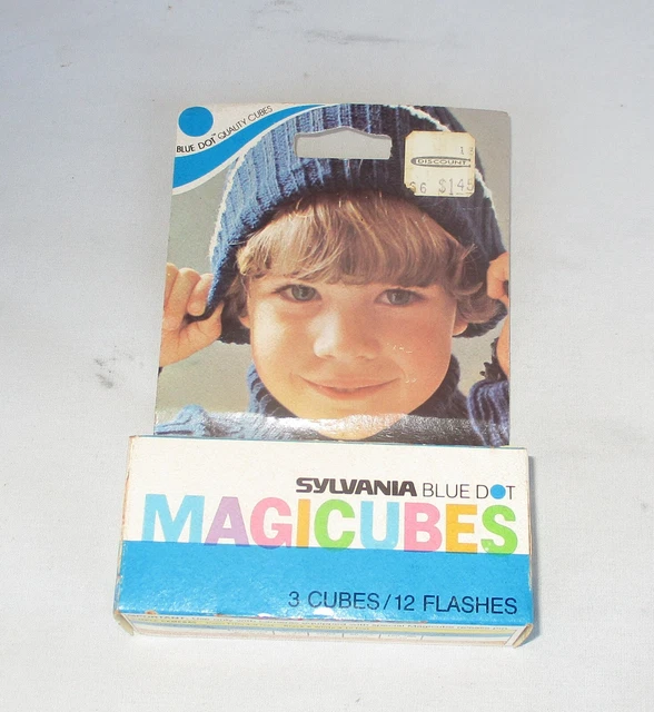 One Box of Sylvania Magic Cubes Blue Dot MAGICUBES Pack of 3 12 Flashes NOS