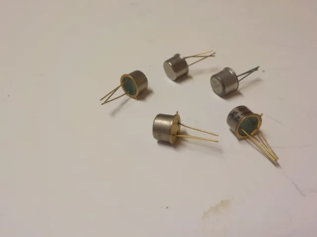 5 Transistors  2N1890  Neufs