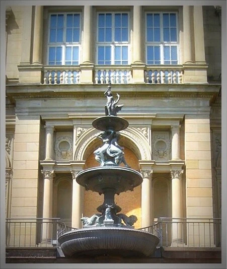 Fragment Kaskaden Brunnen Delphine Wasserspeier Terrakotta Renaissance