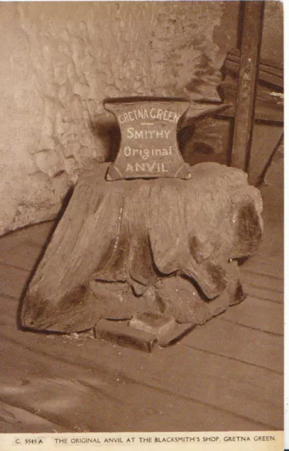 Scotland Postcard - Original Anvil At the Blacksmiths Shop - Gretna - Ref ZZ5231