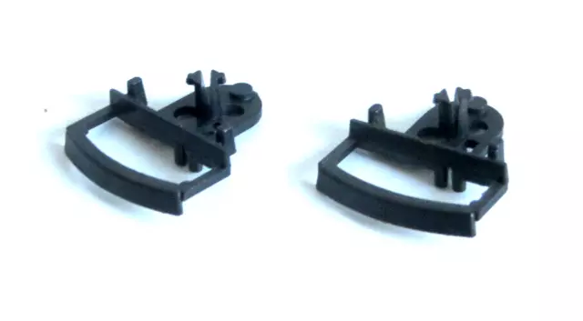2 x Lima OO / HO UK coupling loops for brake vans, CCTs and locos, spares