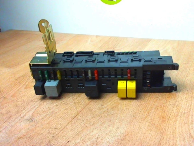 PORTE FUSIBLE MERCEDES CLASSE C 203 COUPE SPORT EUR 72,00 - PicClick FR