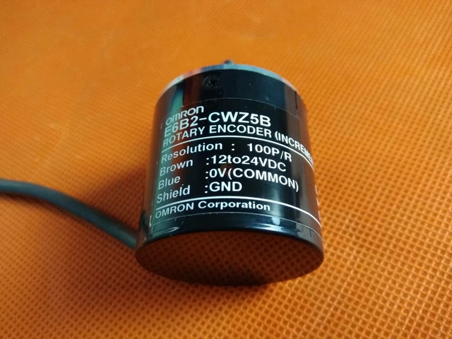 1 pz Omron E6B2-CWZ5B 100P/R encoder rotante E6B2CWZ5B nuovo in scatola