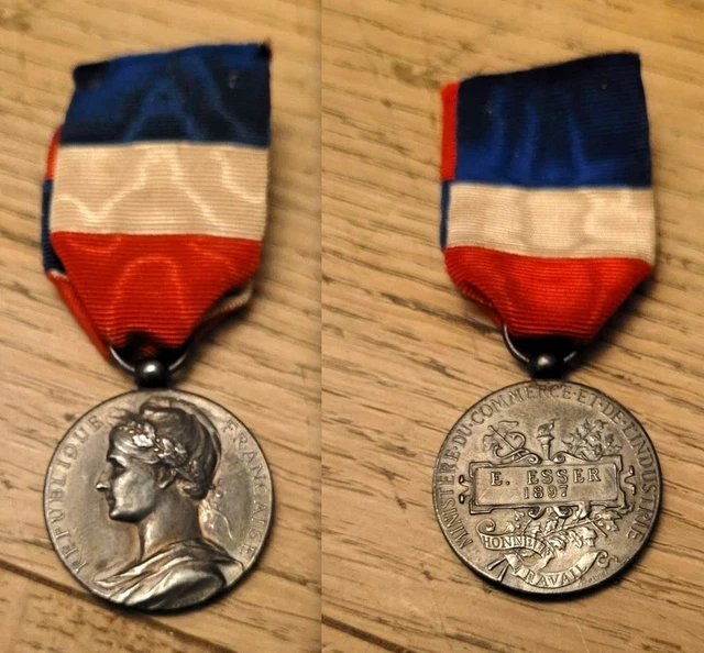 Une médaille d'or de 1904 atteint un prix fou