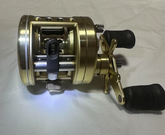 SHIMANO CALCUTTA 201XT ゴールド SHIMANO CALCUTTA 201XT Left Handle Baitcasting Reel W/Box