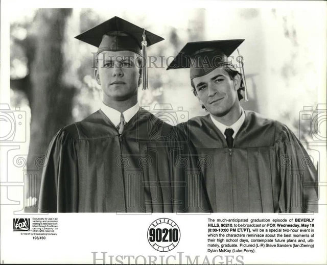 1993 Press Photo Ian Ziering & Luke Perry in "Beverly Hills, 90210" - hcp92623