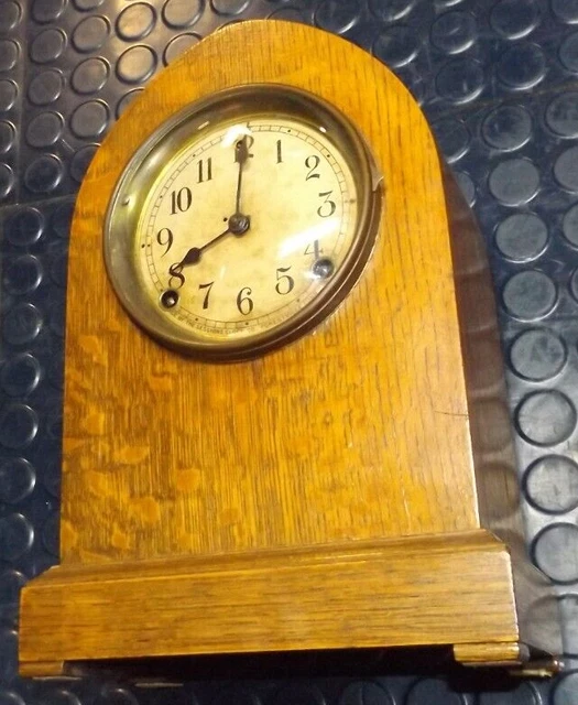 ANTIQUE MANTEL CLOCK American THE Sessions CLOCK COMPANY Beehive Mantle