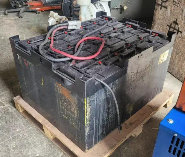36V Industrial  Electric Lead Acid Forklift Battery 31.5'' x 38.5'' x 22.5'' Tal