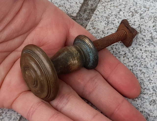 Bouton De Meuble Ancien – Univers Des Poignées