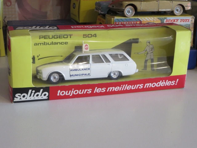 Miniature Ambulance Peugeot 505 Solido 1:43 - Modèle Collection En Métal, Avec Vitrine