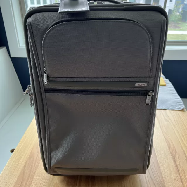 Tumi Frequent Traveler Suitcase 22000S4