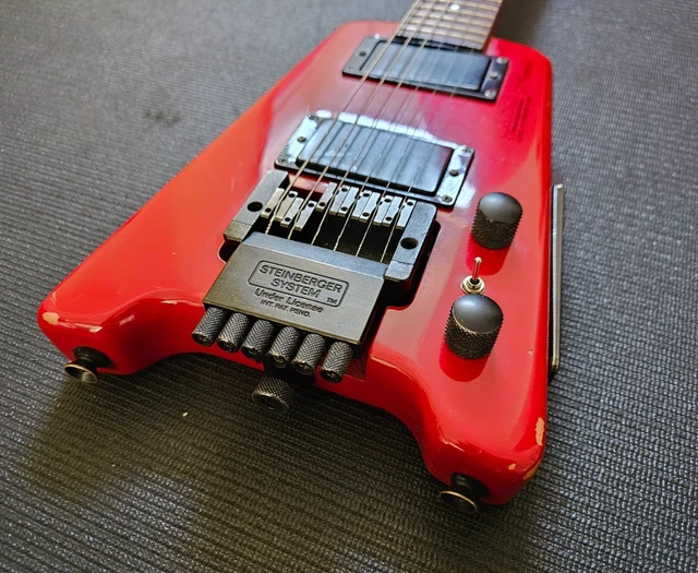 HOHNER G2 TREMOLO Headless Guitar - Red - Steinberger System