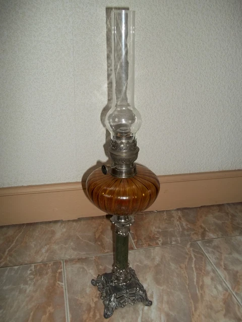 Grande Lampe à Pétrole Bronze, Onyx Et Verre Fleuri - Bec Matador (à Restaurer)