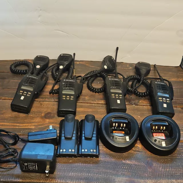 Motorola HT1250-LS+ Radios w/ Microphones Lot of 5 For Parts/Repair Untested