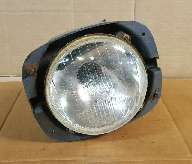 Cuvélage Avant Gauche Phare Pour Citroën Dyane - Pièce Neuve, Référence AY 541 03A