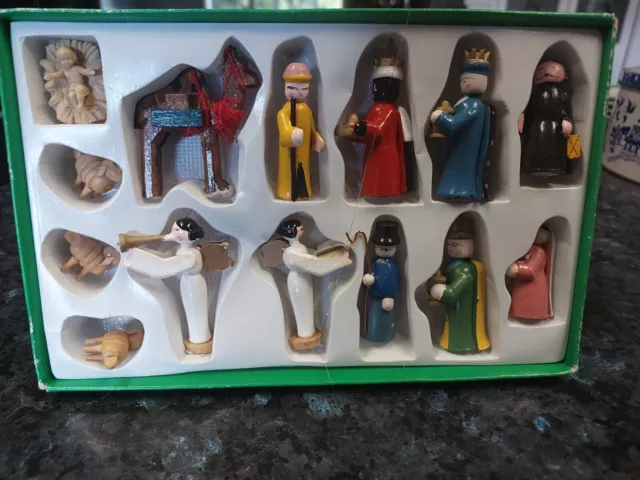 Vintage Christmas Miniature NATIVITY in Box Collectable / Good Price