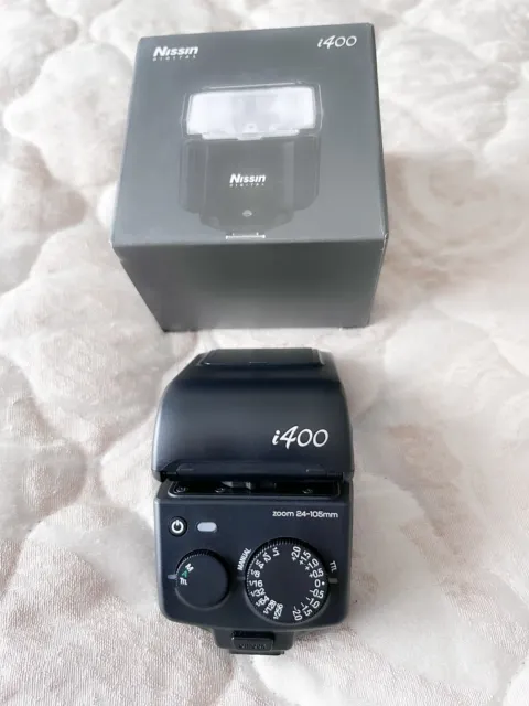 Sony/Nissin i400 Sony fit Flash. NEW/BOXED.