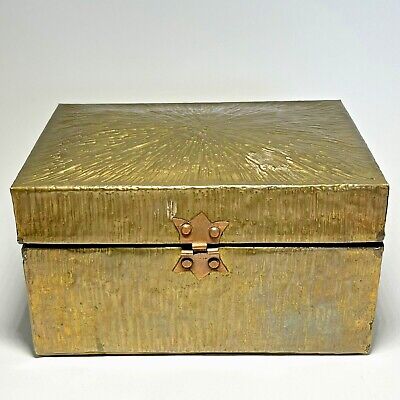Vintage Arts & Crafts Handmade Hammered Brass Box with Lid Signed E Lanzetti