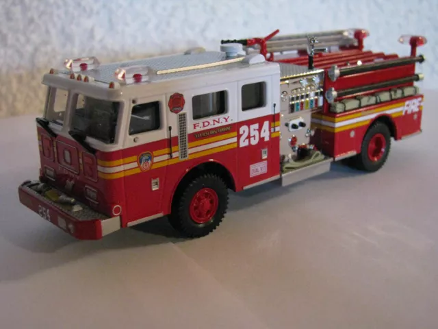 Code 3 FDNY Engine 254 Feuerwehr New York F.D.N.Y